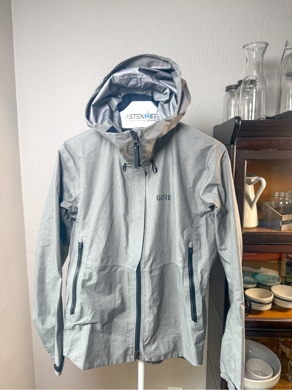 GORE Wear GORE-TEX Hooded Waterproof Cycling Rain Jacket Gray Women’s M EU38